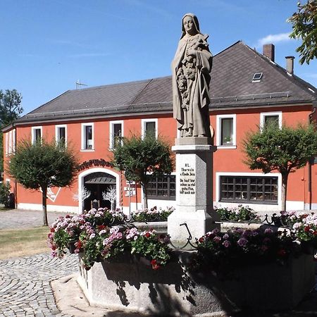 Hotel Weisses Ross Konnersreuth ภายนอก รูปภาพ