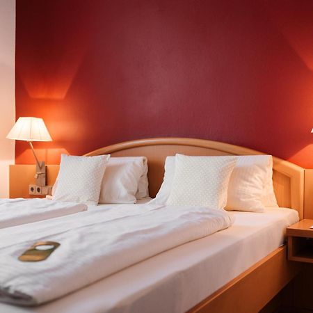 Hotel Weisses Ross Konnersreuth ภายนอก รูปภาพ