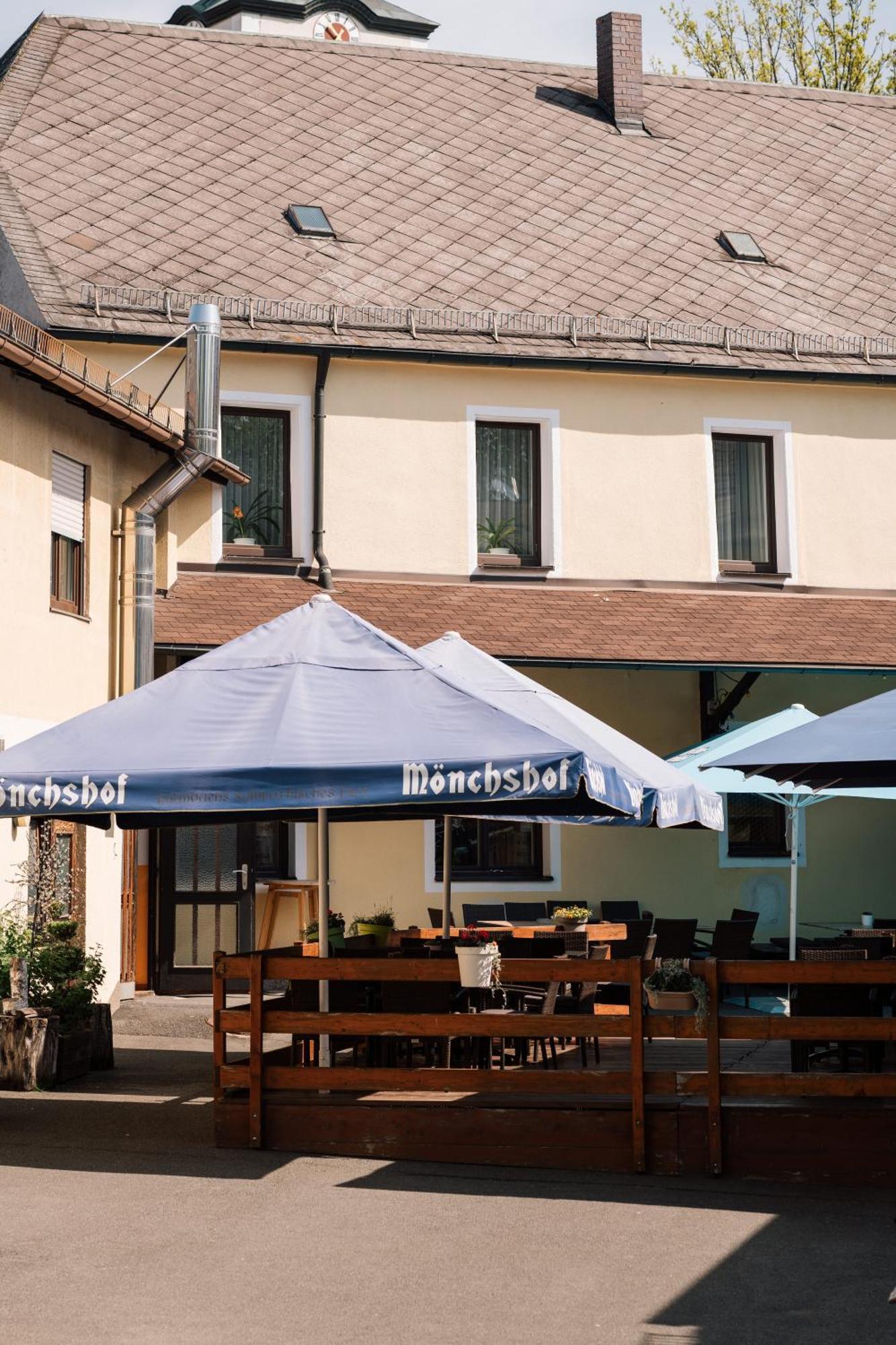 Hotel Weisses Ross Konnersreuth ภายนอก รูปภาพ